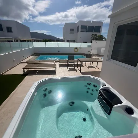ヴィラ Luxury Rubicon Jacuzzi Y Piscina プラヤ・ブランカ